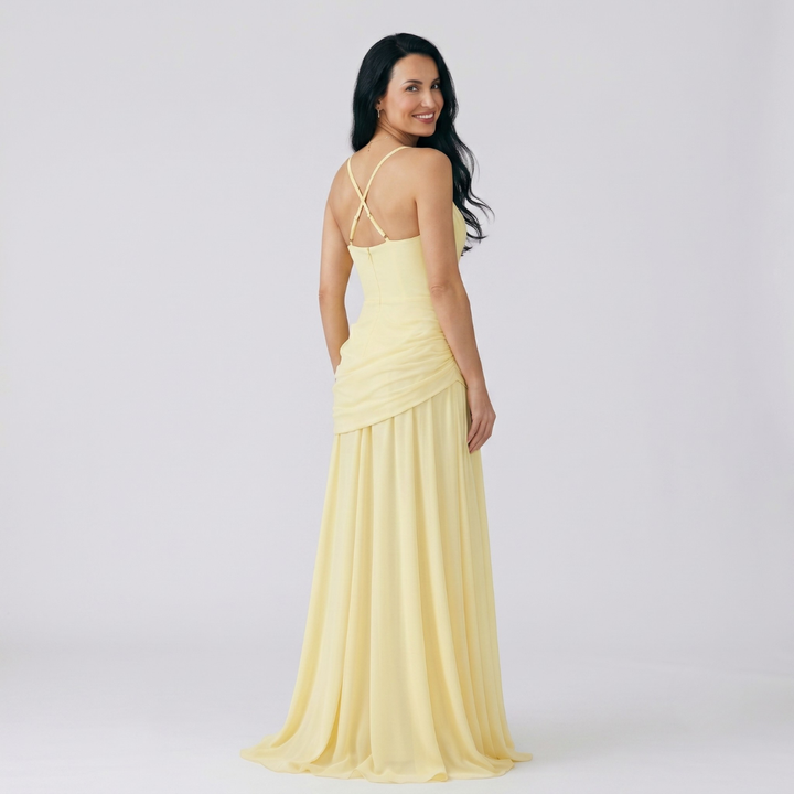 Elegancka Sukienka Maxi z Asymetrycznym Drapowaniem