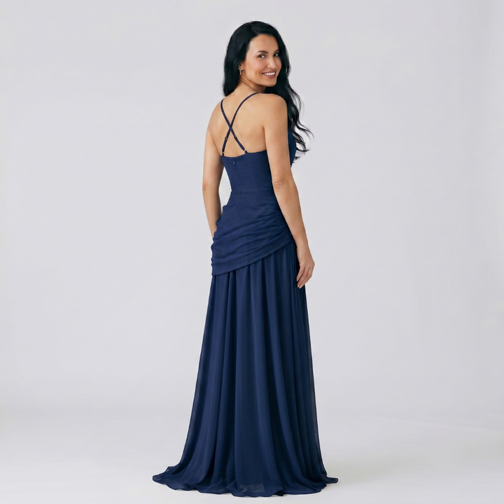 Elegancka Sukienka Maxi z Asymetrycznym Drapowaniem
