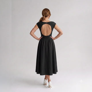 Elegancka Rozkloszowana Sukienka Midi z Krótkim Rękawem i Okrągłym Dekoltem