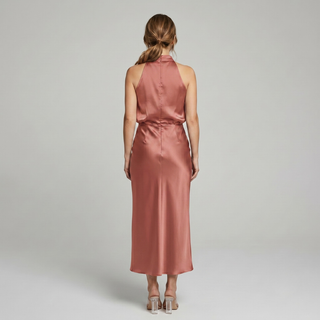 Elegancka Drapowana Sukienka Midi bez Rękawów