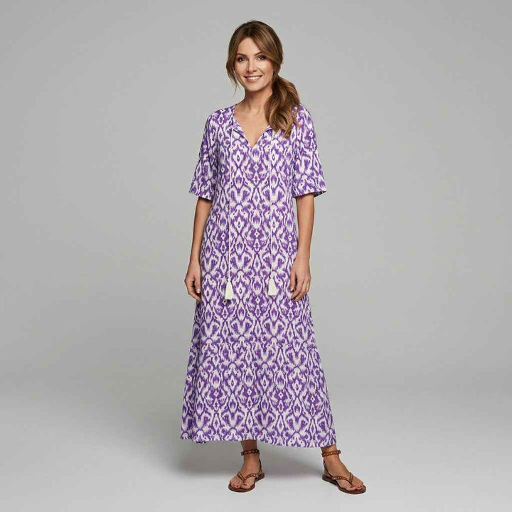 Luźna Letnia Sukienka Maxi z Ornamentowym Wzorem Boho i Krótkim Rękawem