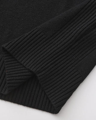 Stylowy sweter męski z golfem o smukłej linii i wysokim kołnierzu