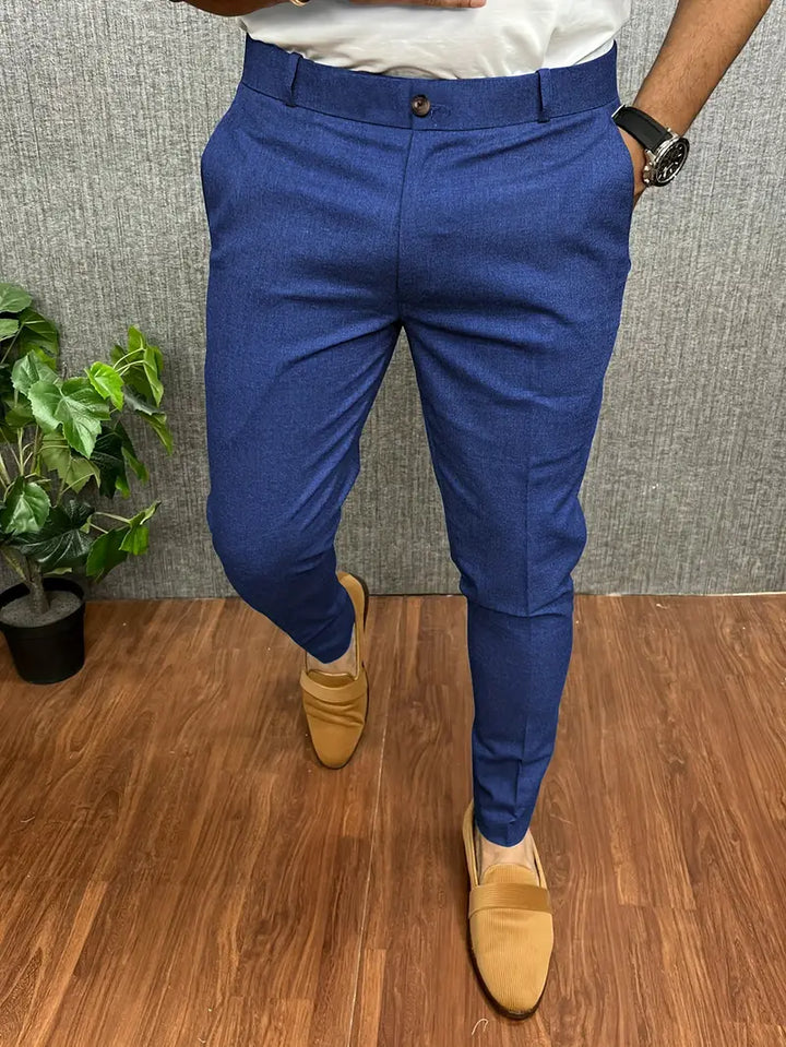 Stylowe spodnie męskie zwężane o eleganckim kroju slim fit