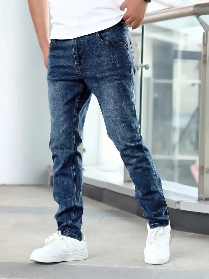 Wyraziste Jeansy Męskie o prostym kroju z subtelnymi przetarciami